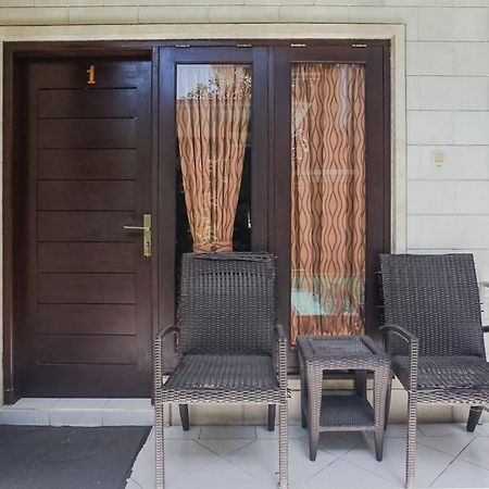 Denays Guesthouse Jimbaran Exterior foto